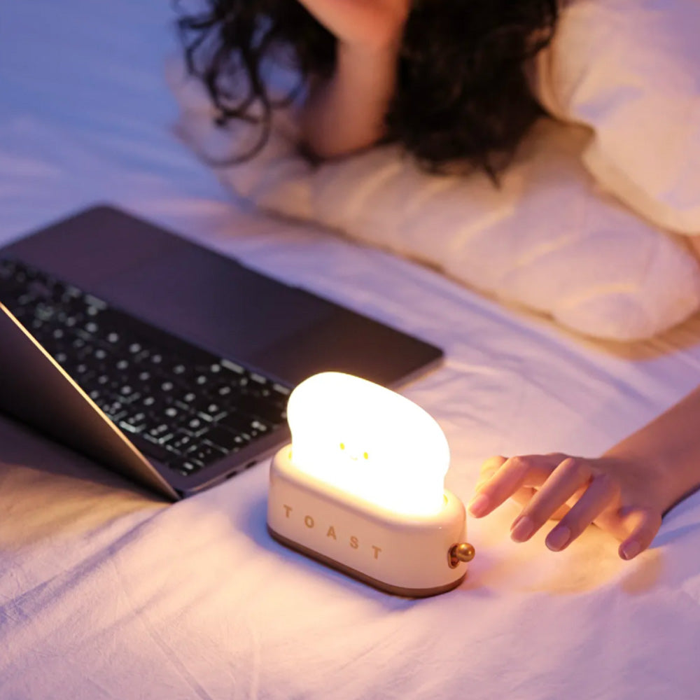 Sarı Tost Gece Lambası – Şarjlı & Pilli Sevimli LED Işık,Hediyelik Led Lamba